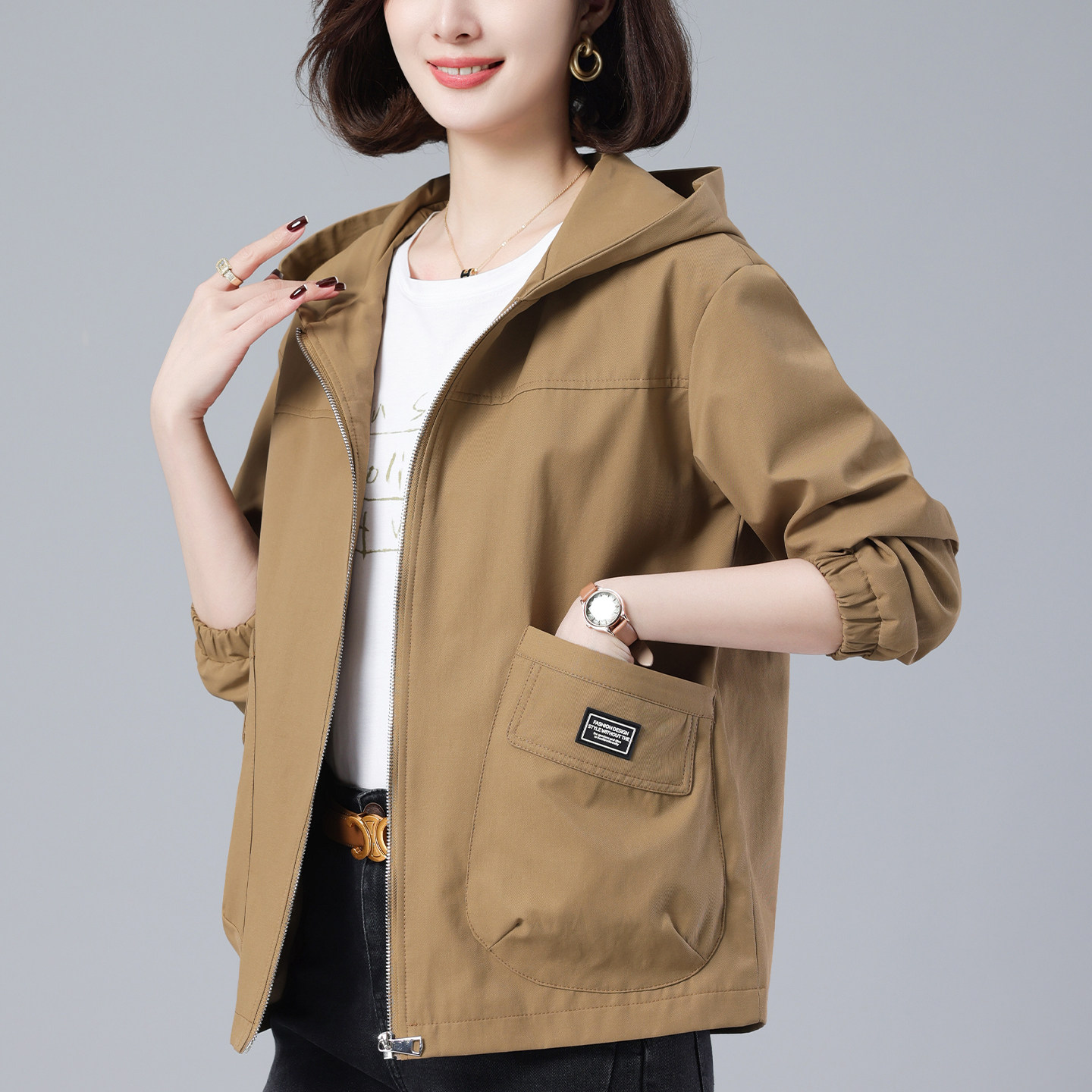 休闲连帽短款外套女春秋2026新款大码宽松小个子洋气中年妈妈夹克