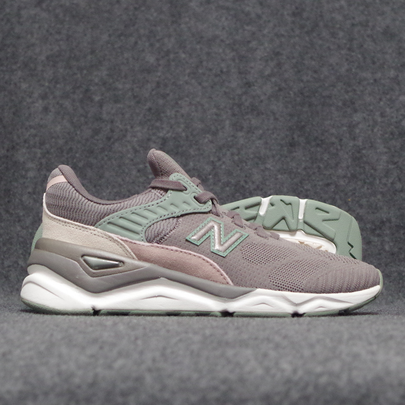 【清仓】NEW BALANCE NB X90系列女款复古休闲跑步鞋WSX90PLF