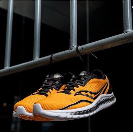 Saucony索康尼Kinvara 11 10菁华男款轻量缓震马拉松训练跑鞋体测