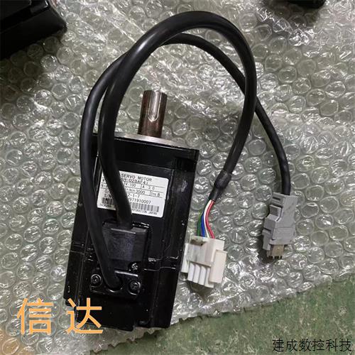 议价SGMAH-02BAF41 安川伺服电机