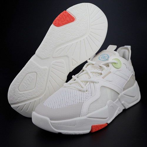 安踏系带男低帮耐磨板鞋