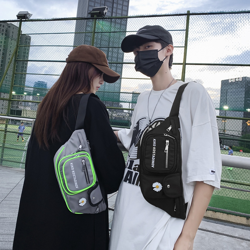 潮牌机车胸包女原宿港风斜挎包男士多功能通勤休闲手机包百搭腰包