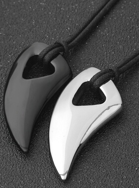 New Fashion Black Titanium Steel Spiked Pendant Horn Men's