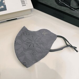 蕾丝防晒口罩女夏季高颜值3D立体透气挂耳式防尘护眼角四叶草款