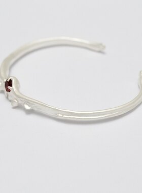 KAMMERHOPA设计师品牌骨骼镶嵌石榴石细手镯925银小众男女新品