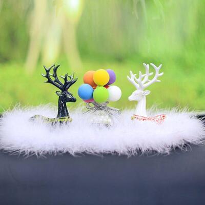 一鹿平安车饰摆件汽车香薰钥匙扣卡通树脂鹿香水同款创意绑扎