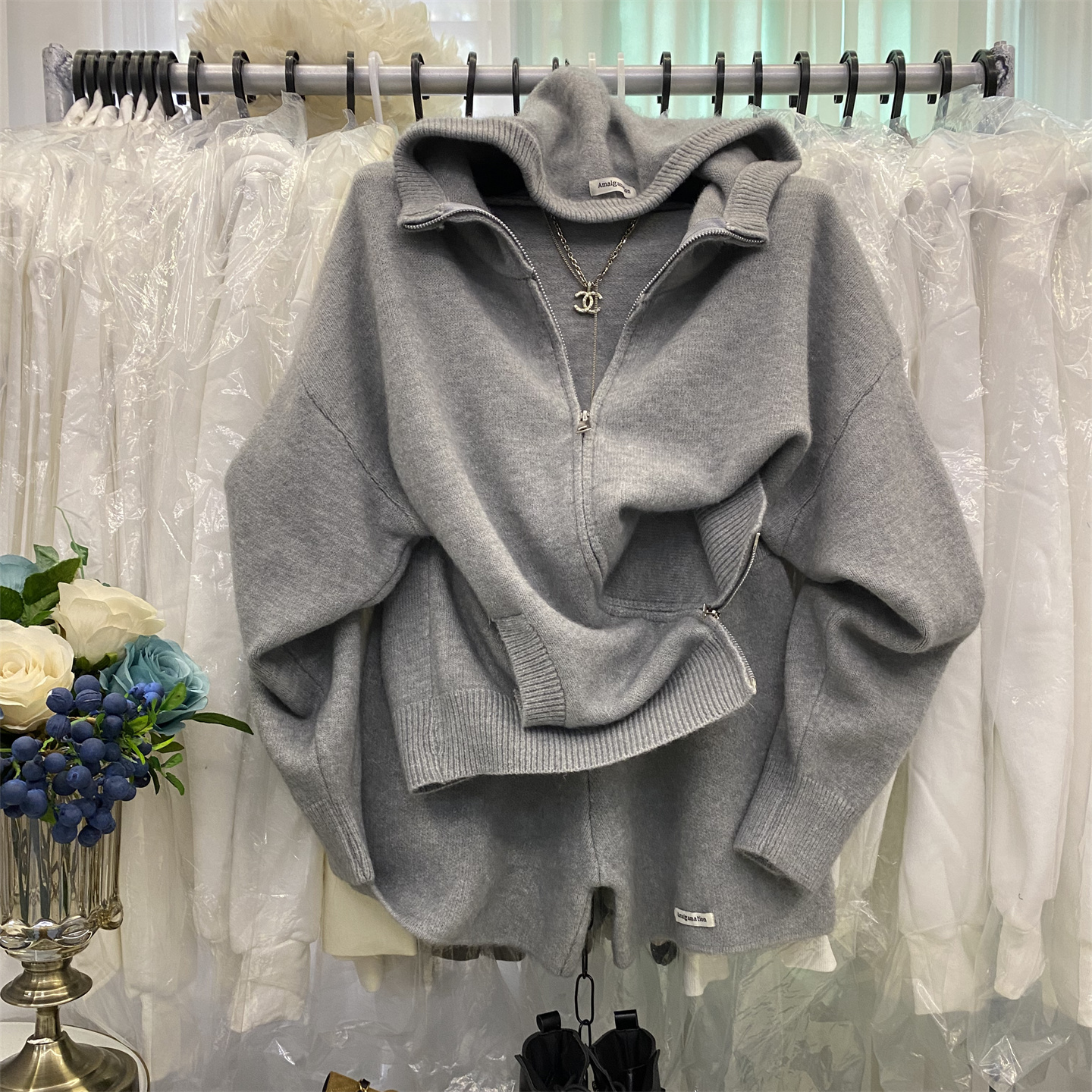 韩系新款纯色连帽拉链毛衣开衫外套时尚贴布修身短裤针织两件套女