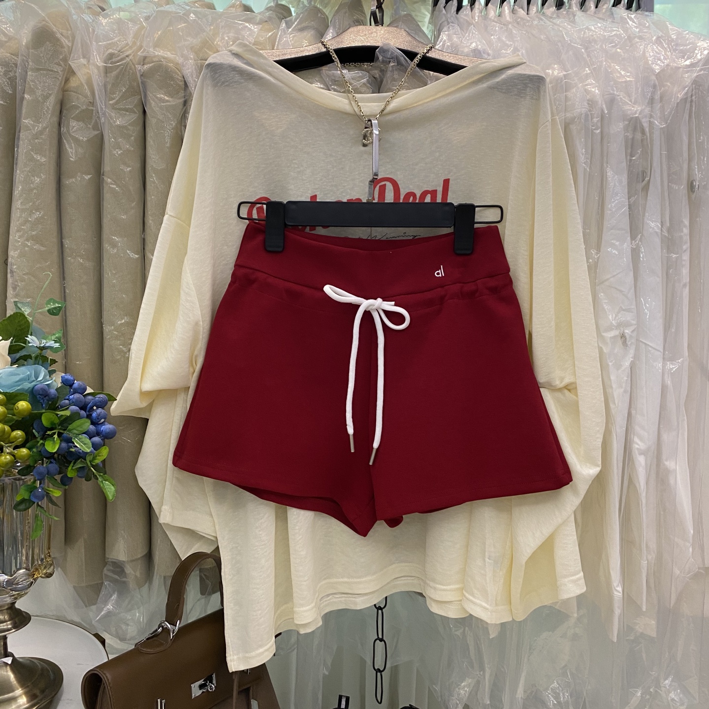 百搭高腰显瘦抽绳修身热裤套装