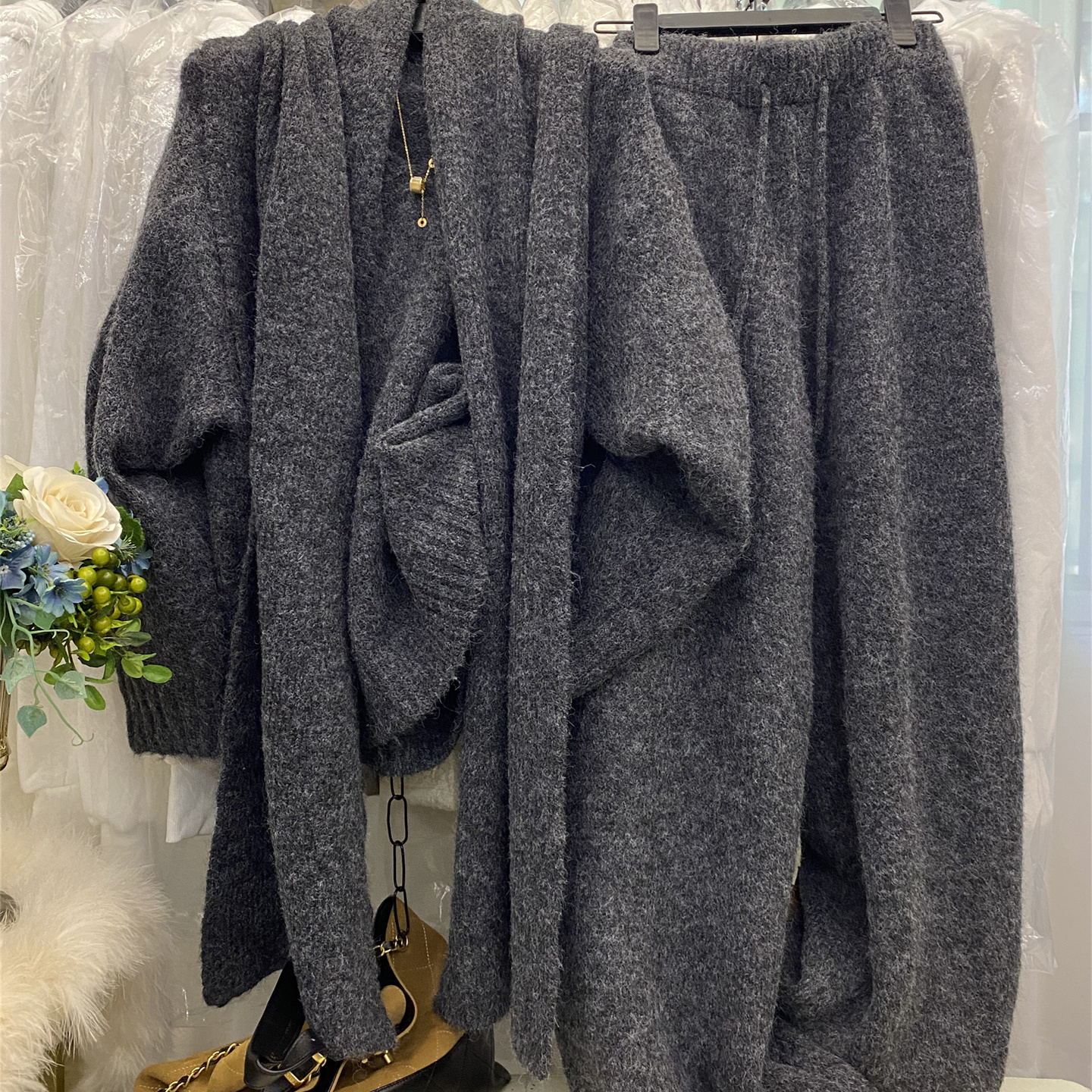 宽松毛衣阔腿裤围脖针织三件套女