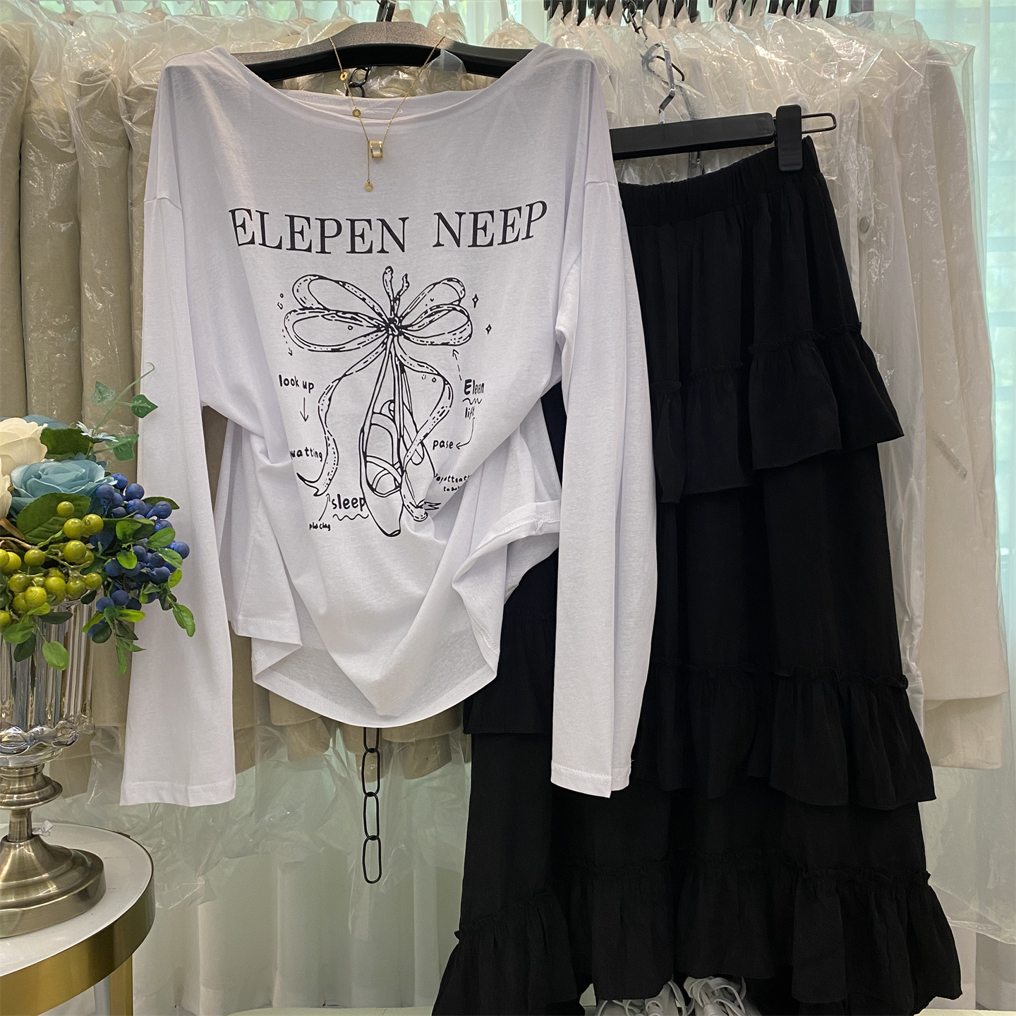 黑色高腰花边半身裙长裙t恤套装