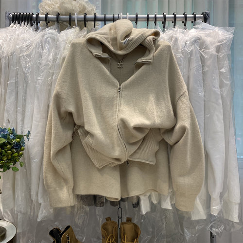 纯色连帽拉链开衫短裤针织两件套