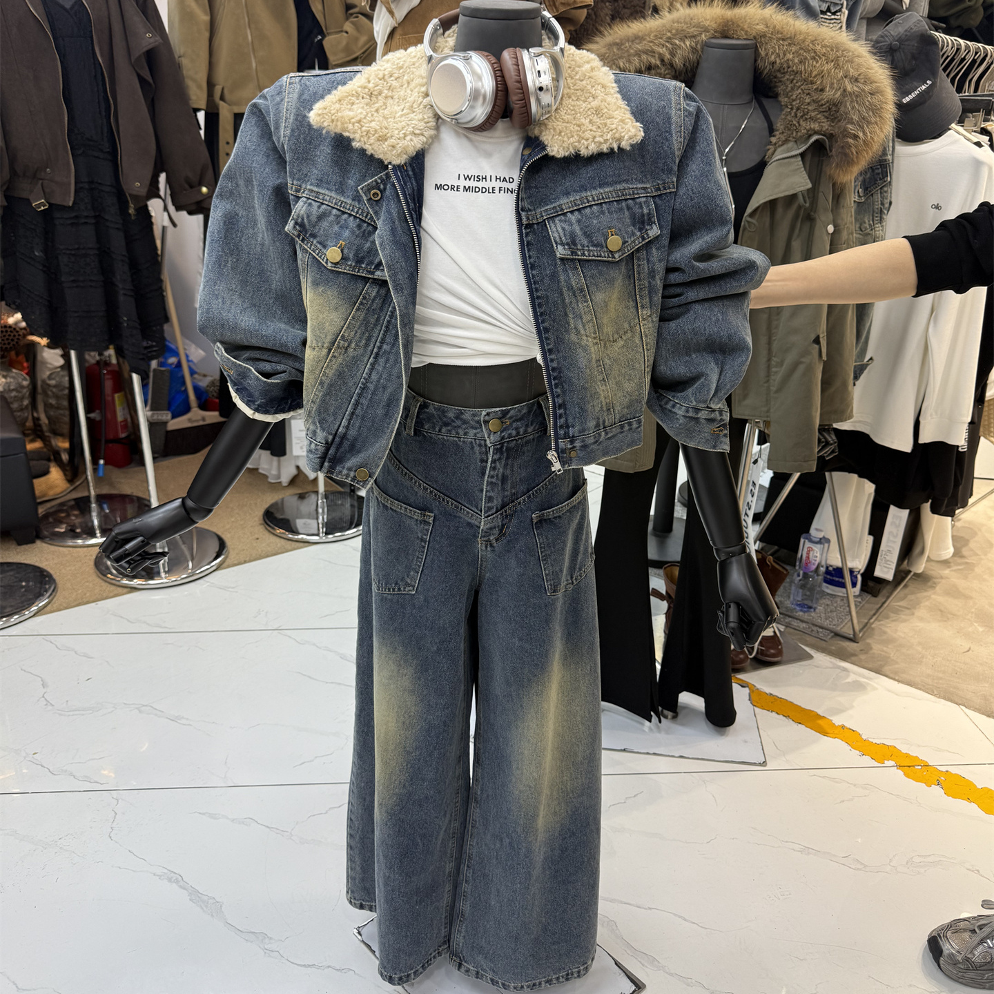 毛领加绒牛仔外套阔腿裤两件套女