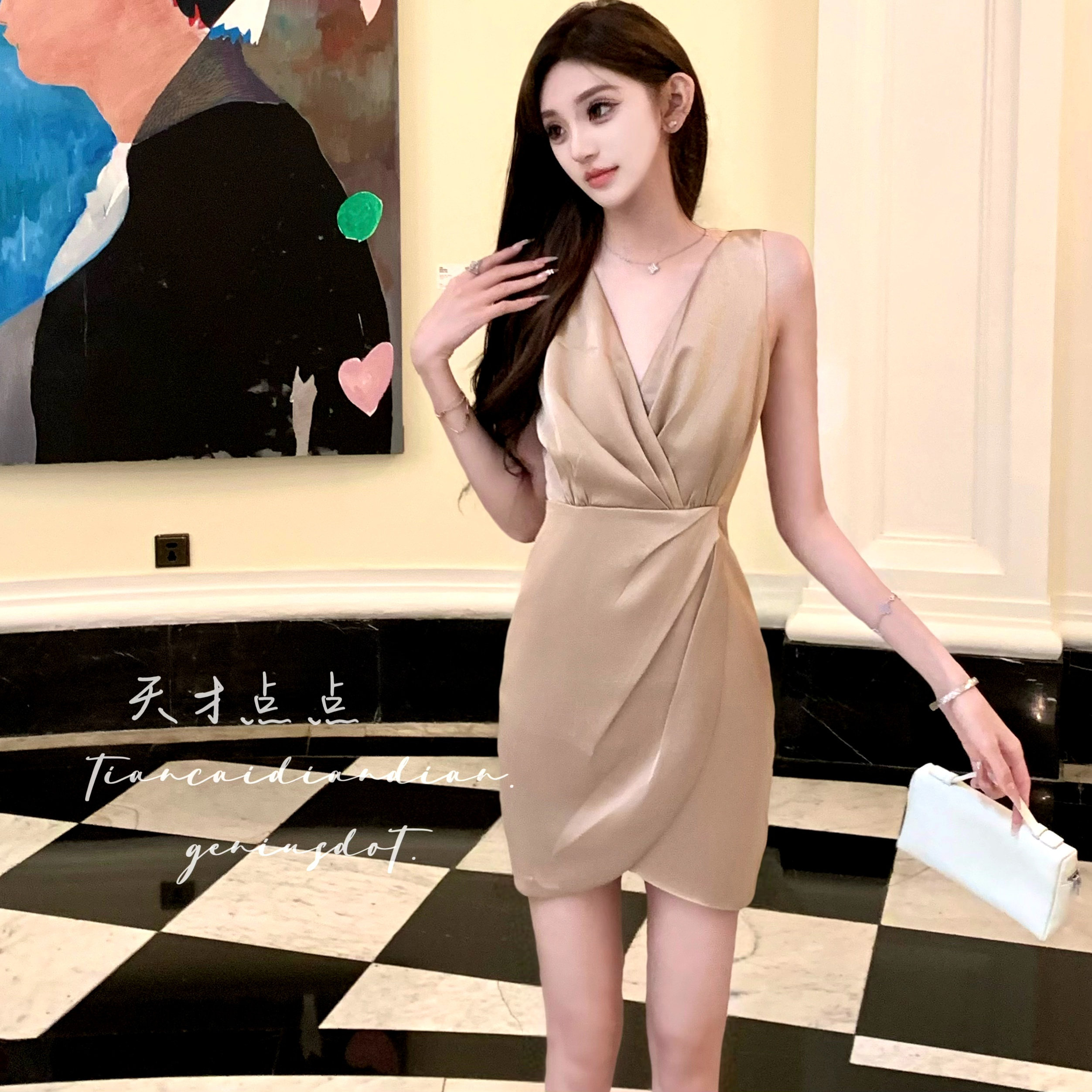设计感小众法式光泽感高定绸缎面褶皱收腰显瘦小礼服裙连衣裙子女