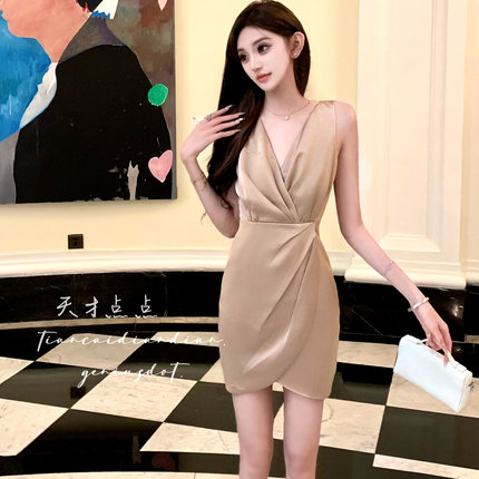 设计感小众法式光泽感高定绸缎面褶皱收腰显瘦小礼服裙连衣裙子女