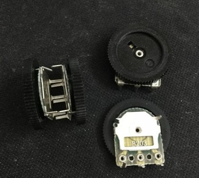 单联三脚 3脚 16*2MM（盘厚度）B503 50K拨盘齿轮电位器 音量开关