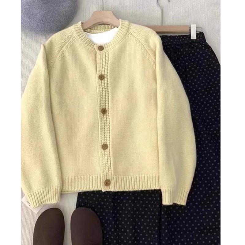 韩式高级感奶黄色圆领针织毛衣外套女2025新款单排扣长袖针织开衫,女装/女士精品,毛针织衫,淘宝优惠券,粉丝福利购,淘宝优惠卷