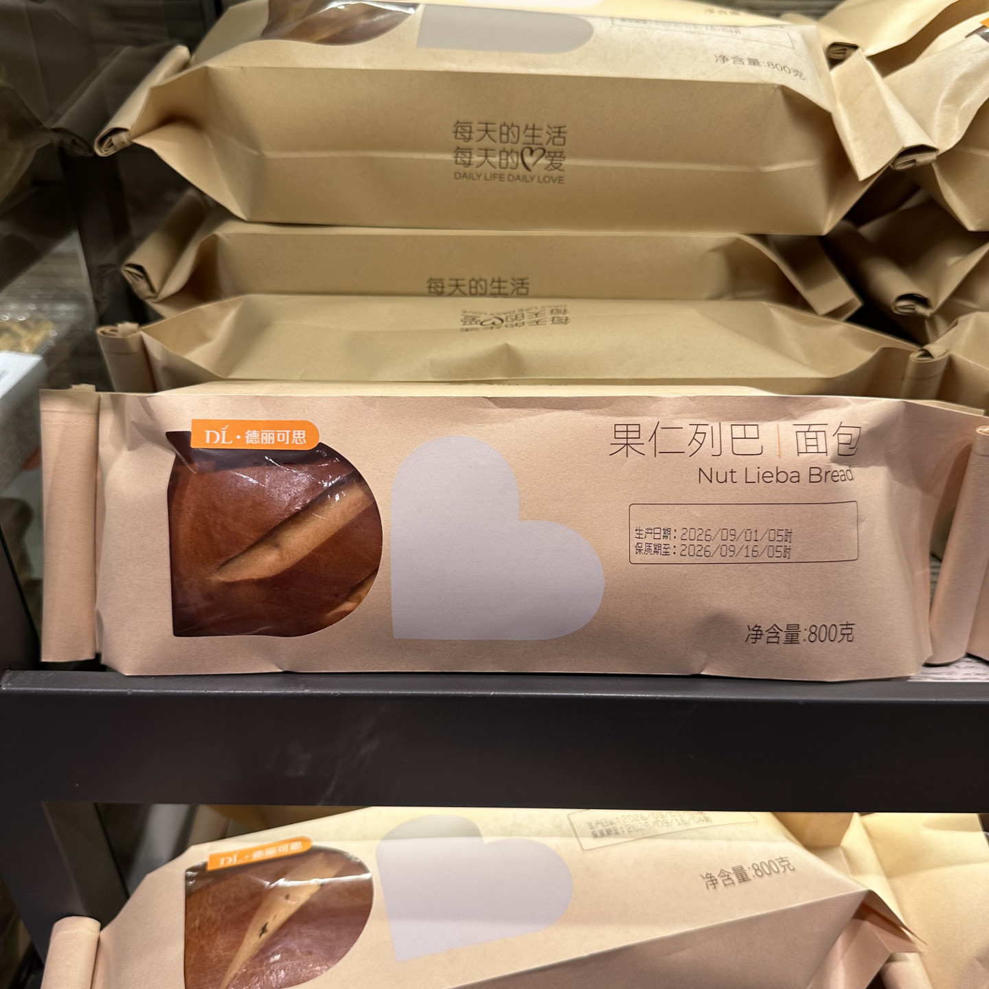 胖东来代购果仁列巴 800g 德丽可思大列巴坚果夹心早餐面包图片