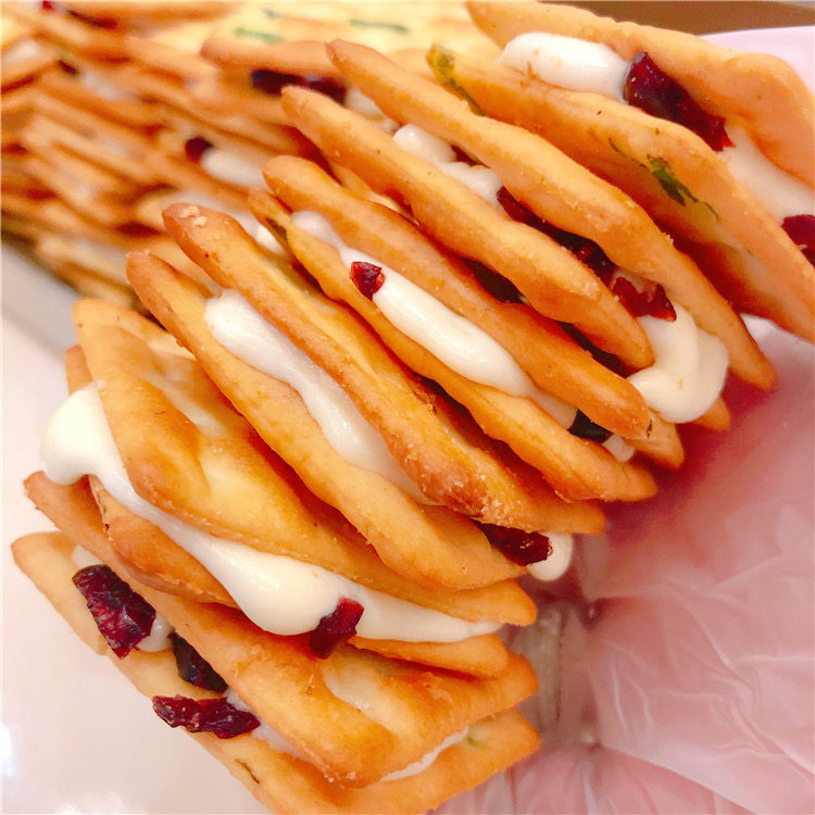 纯手工牛扎饼干台湾口味孕妇零食无添加牛轧糖饼干好吃的网红零食