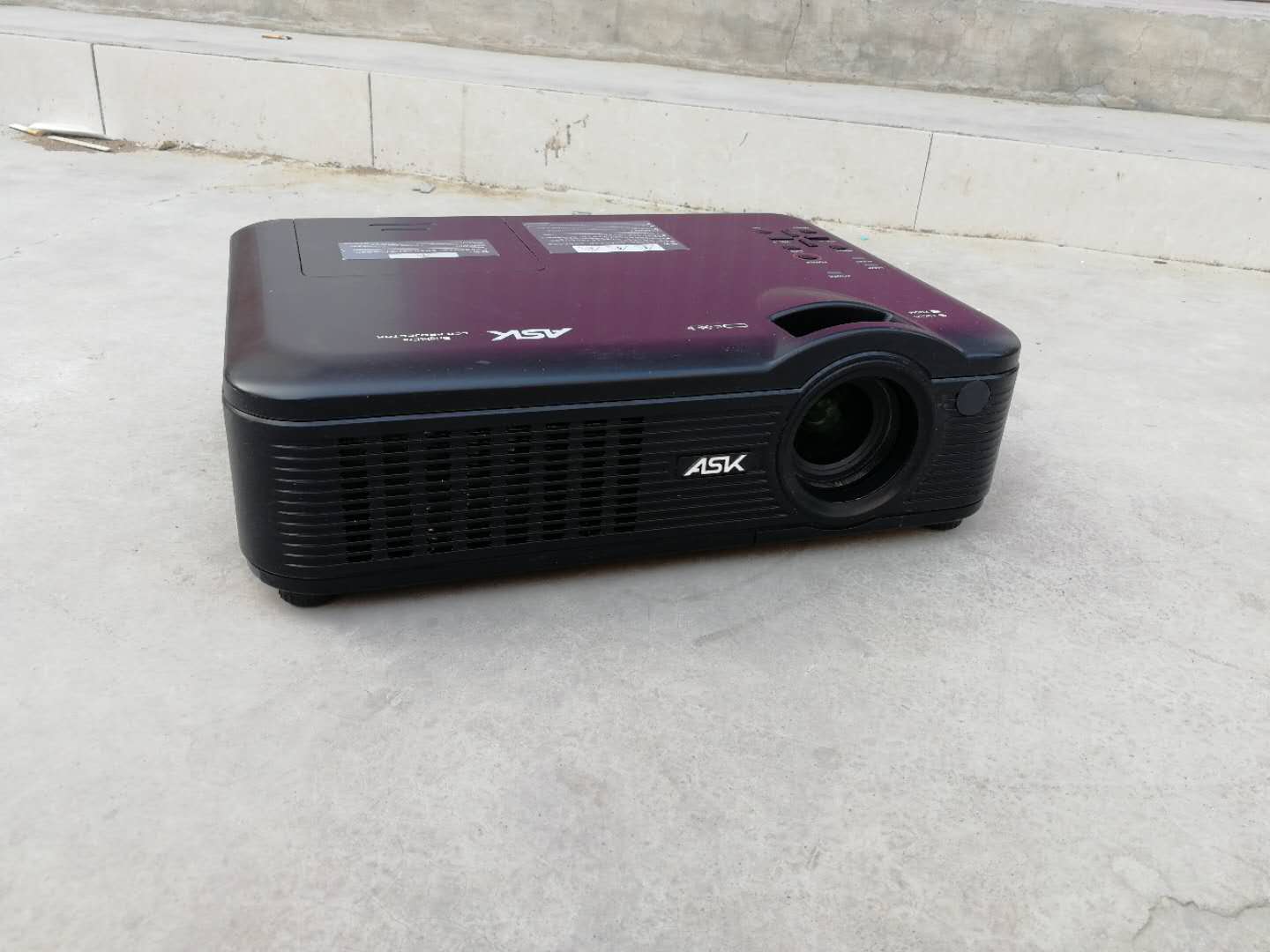 二手ASK C1370高清智能办公家用3D无线投屏wifi短焦投