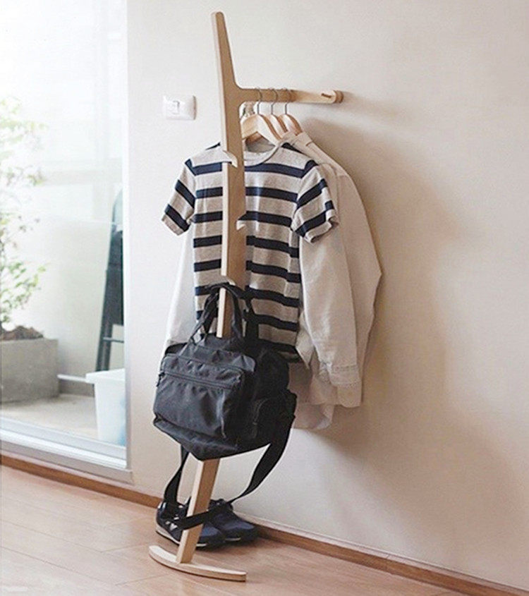 靠墙纯实木衣服架弯曲日式挂衣架