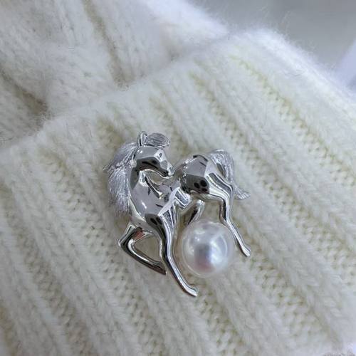 M家大牌同款胸针纯银小马6-7mm天然淡水珍珠精工秋冬大衣搭配