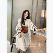 复古圆领刺绣长袖 出挑日常 宽松民族风棉麻连衣裙 AMUM孕妇装