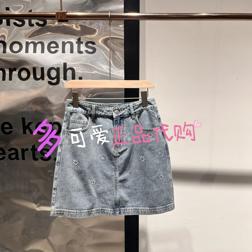 播半身裙2026秋季BDT3BD3202新款复古A字裙牛仔短裙花朵中的KITTY
