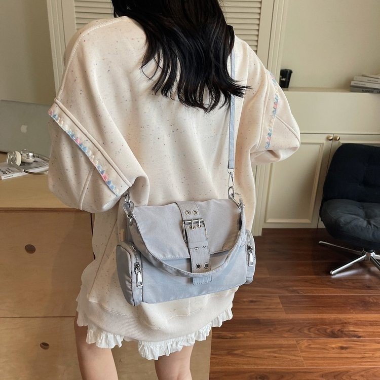 通勤大容量包包女2025新款复古百搭水洗休闲包外出校园单肩斜挎包