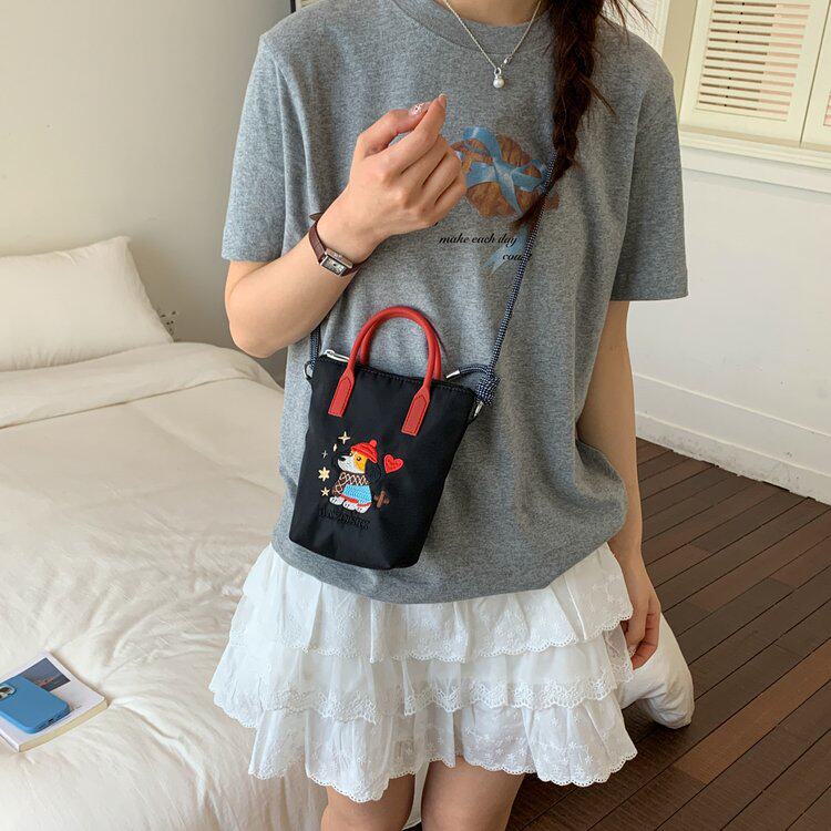 单肩包女2026新款手机包斜挎迷你小包刺绣手提拉链防水环保尼龙袋