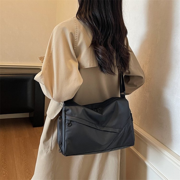 帝柏运动游泳健身包女干湿分离轻便简约斜挎包女生外出短途旅行包图片