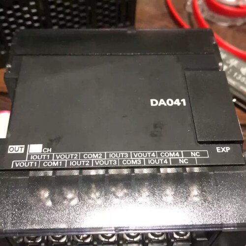 龙扩展 CP1W-DA041