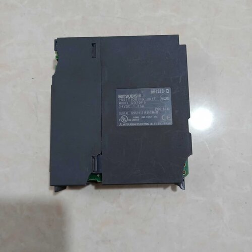 原装拆机 PLC定位模块 QD70P8 外壳有些破损 功能正常 实物图