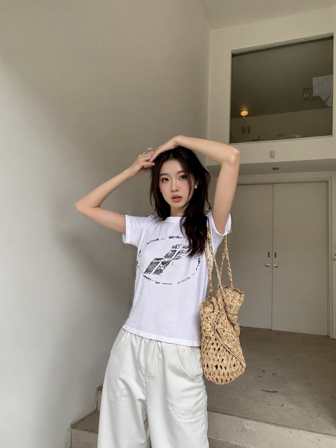 夏新款t恤女韩版小众设计款素描椭圆字母正肩印花短袖纯棉潮修身