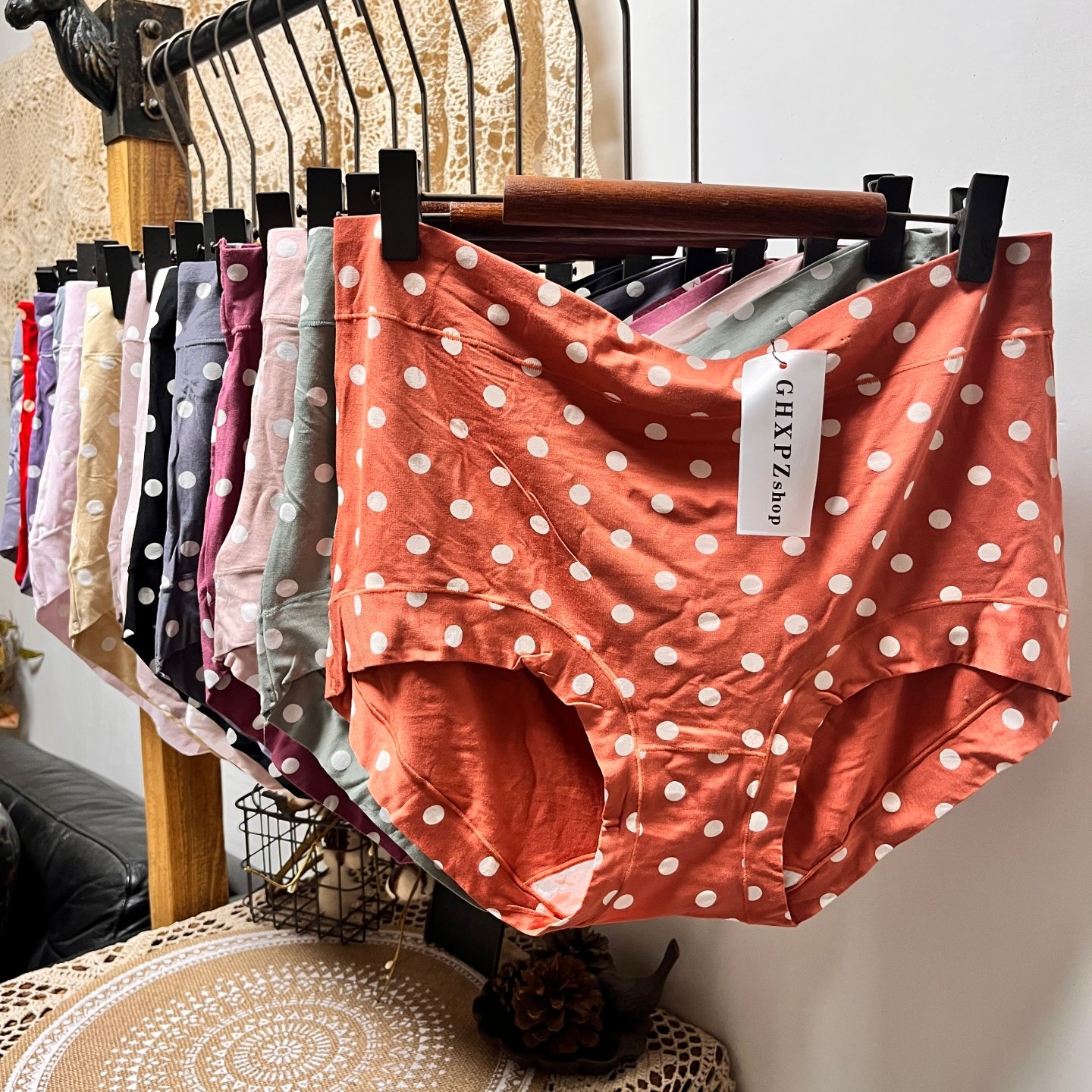 三条包邮复古圆点炫彩内裤甜美糖果色大码女生三角裤头130-220斤