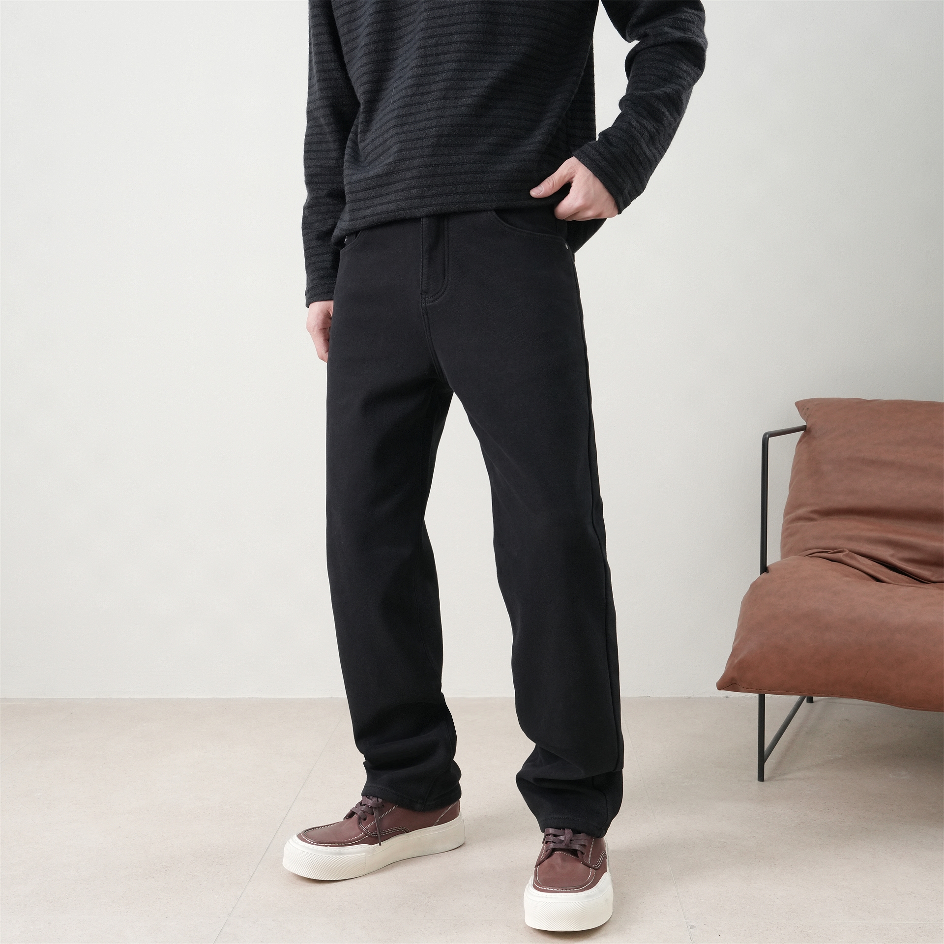 JIDERE经典黑色合身小直筒牛仔裤