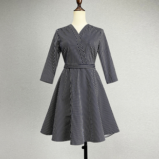 显瘦V领A字裙大摆裙 条纹连衣裙女2025弹力修身 中长款 藏青色七分袖