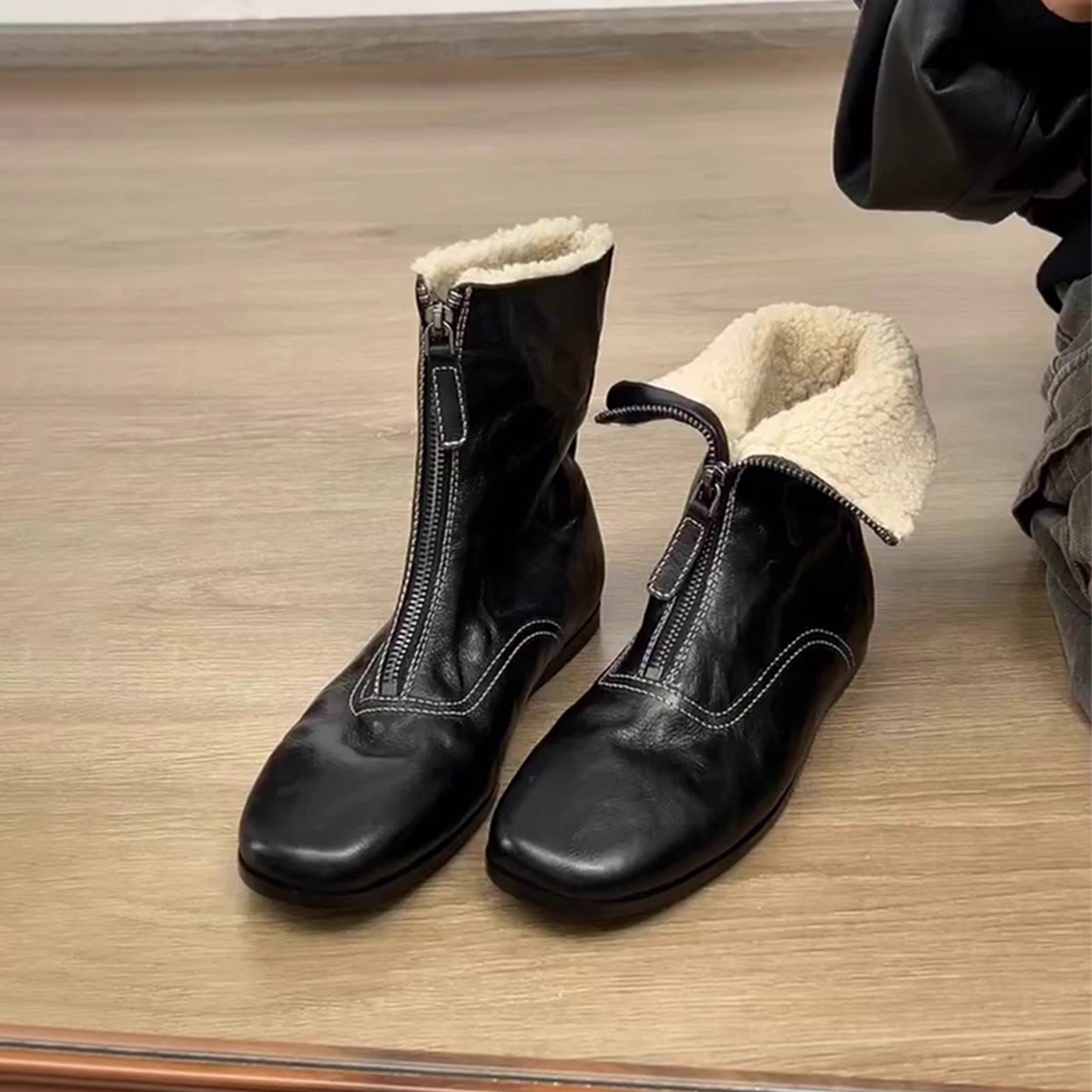 加绒短靴两穿前拉链马丁靴
