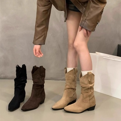 粗跟卡其色绒面堆堆中筒骑士靴