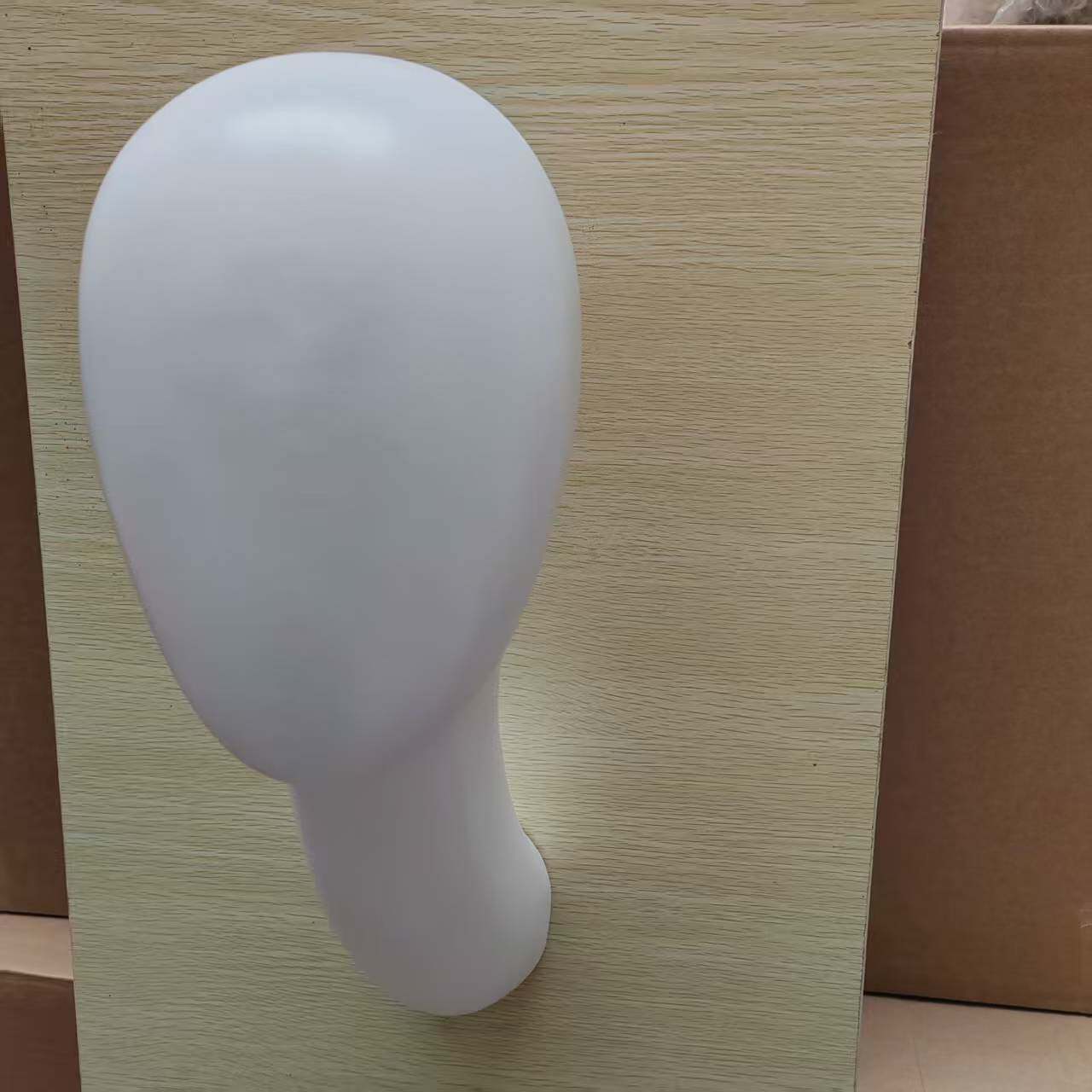 挂壁头模长脖子挂墙头模