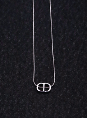 字母项链女2026新款爆款轻奢小众高级感锁骨链气质精致潮颈链配饰
