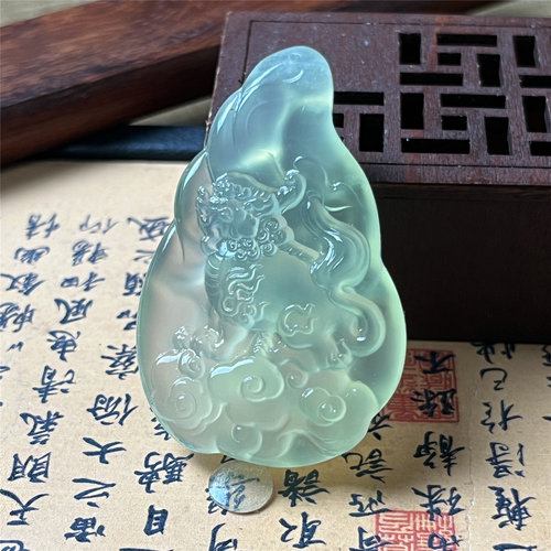 天然岫玉貔貅吊坠保真随型精雕