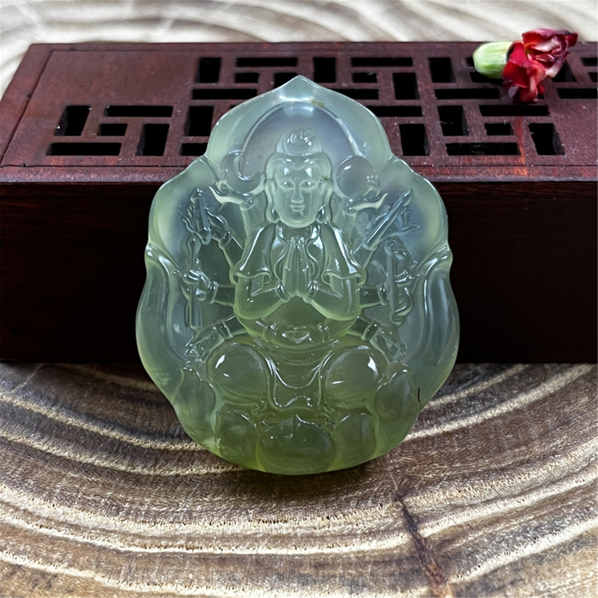 天然岫玉九尾狐吊坠保真精致雕刻