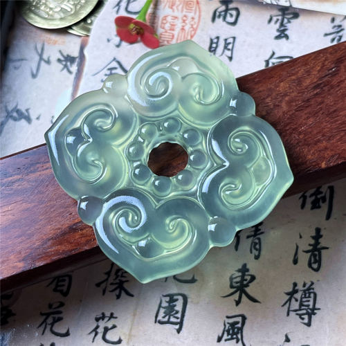 天然岫玉180料回纹方扣吊坠保真