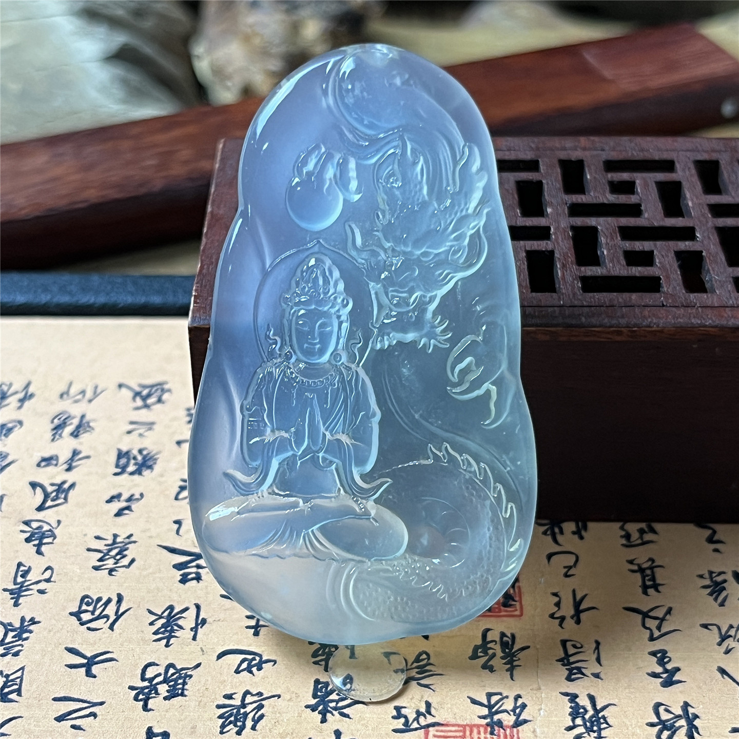 天然岫御龙观音吊坠保真精雕一刀切随行人物玉石挂件产地直发玉坠