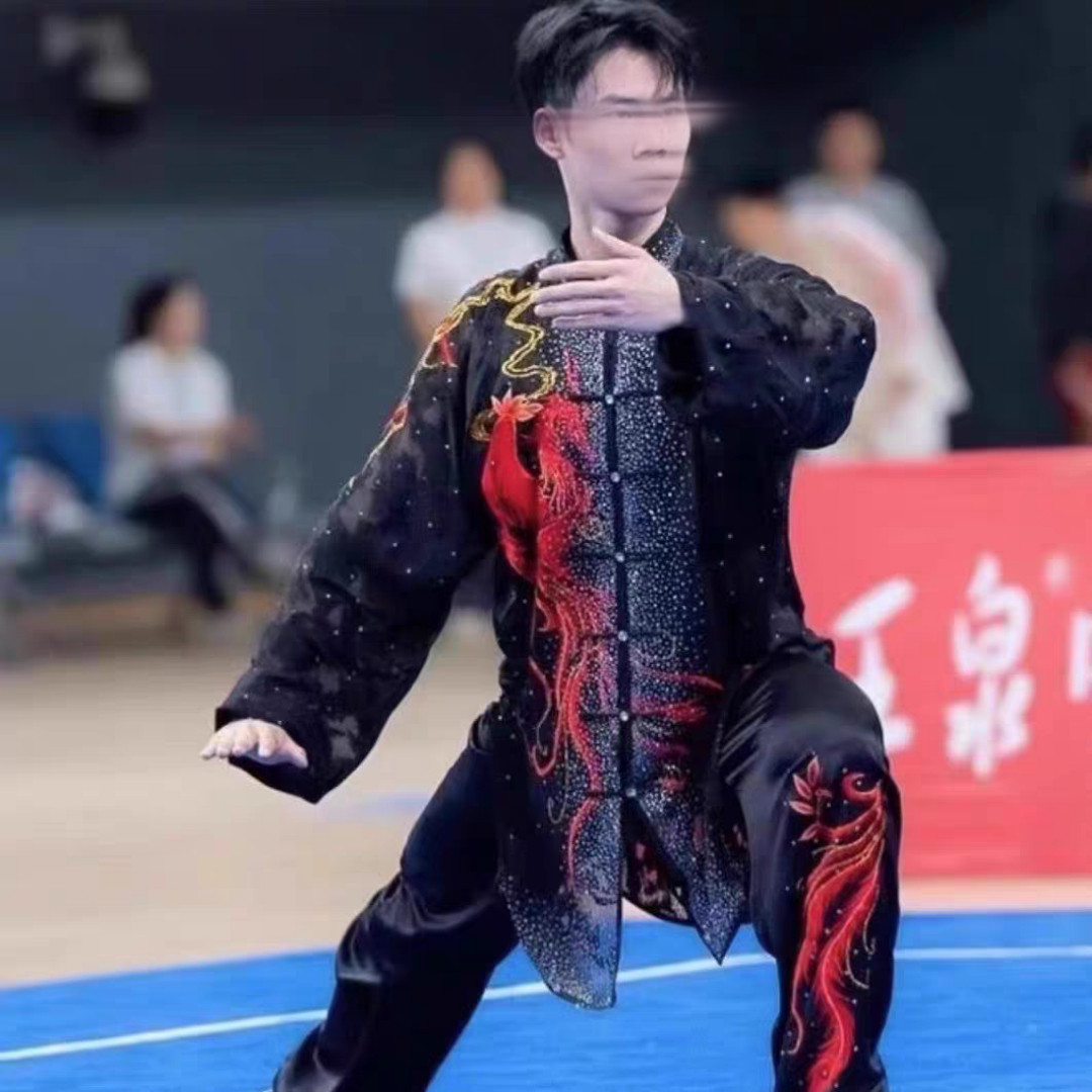 嘉远航专业太极拳比赛服满钻表演服黑红刺绣高端大气团购定制竞赛