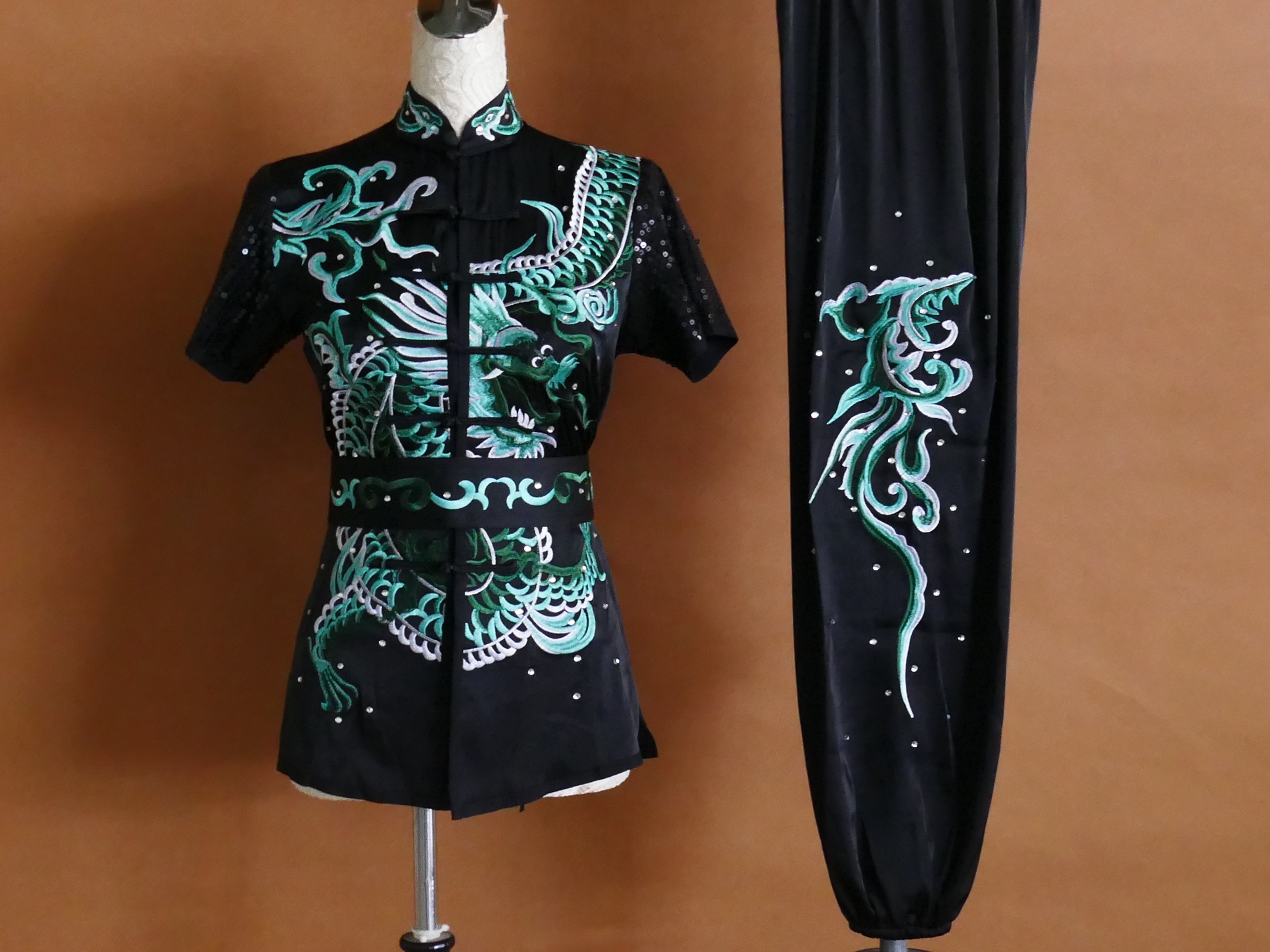 新款龙刺绣短袖长拳南拳武术服套路练功服考试比赛表演彩服男