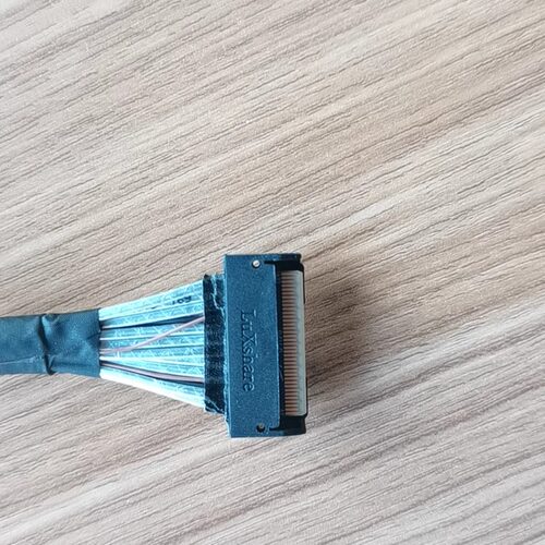 0.26米MCIO8I高速线立讯