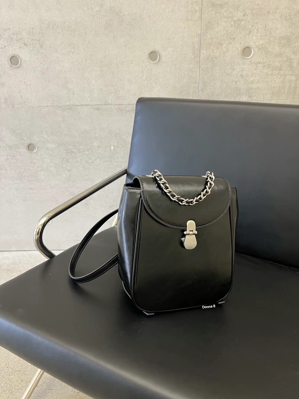 cona双肩包链条学院风牛皮背包