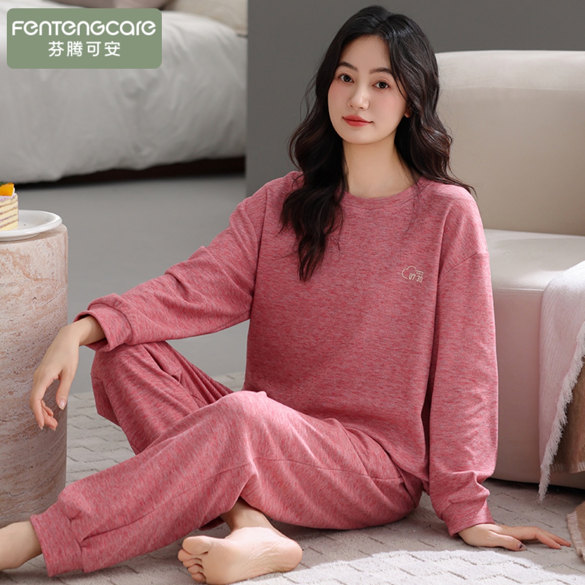 芬腾可安女圆领德绒发热保暖睡衣