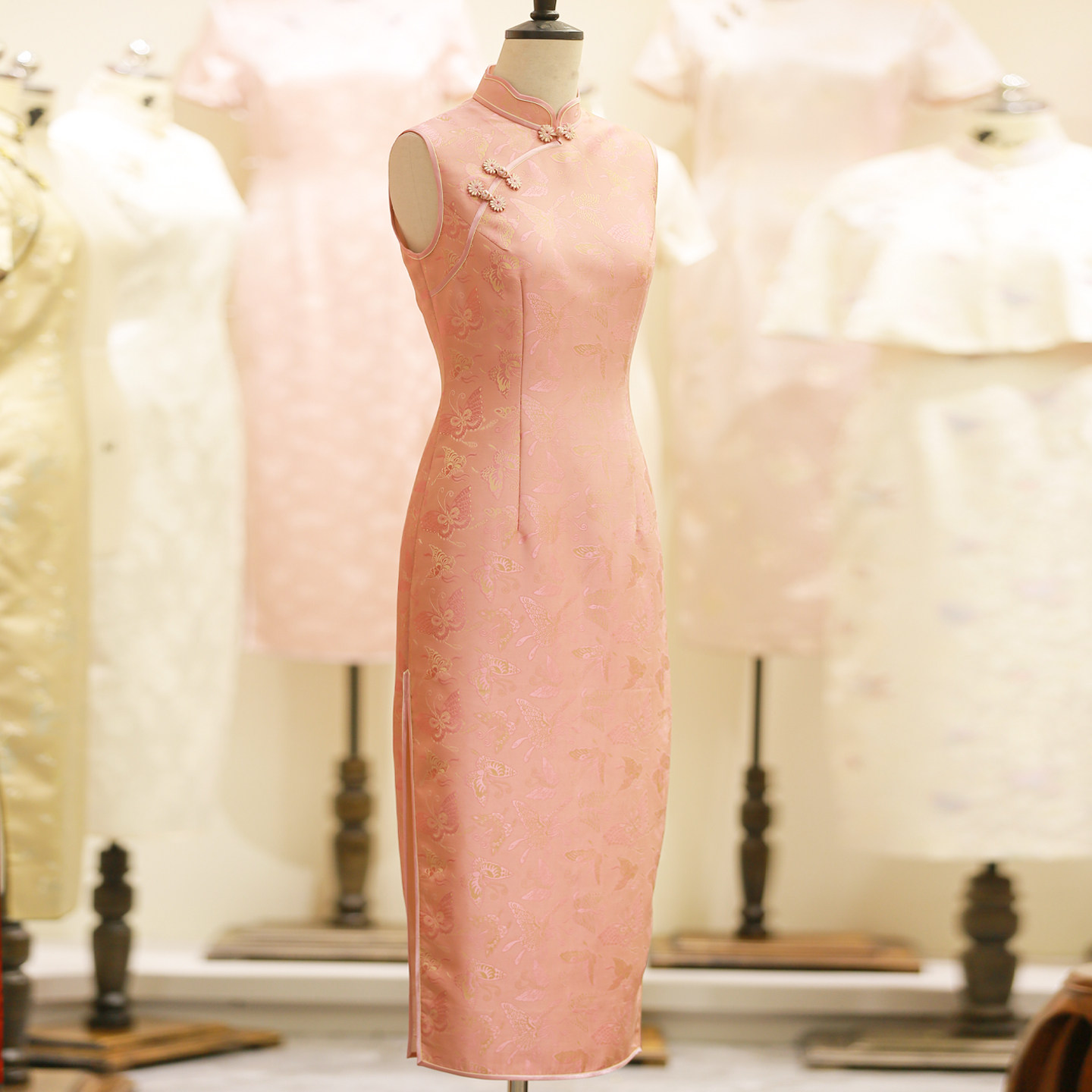 粉色旗袍2025新款高端订婚礼服日常可穿年轻款气质高级感手工定制